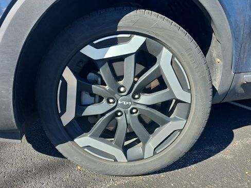 Used 2023 Kia Telluride S image 19