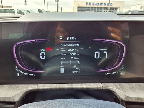 Used 2025 Kia Telluride EX w/ EX Captain's Chair Package image 18