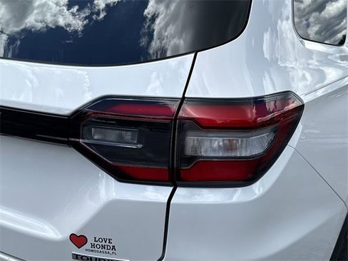 New 2025 Honda Pilot Touring image 12