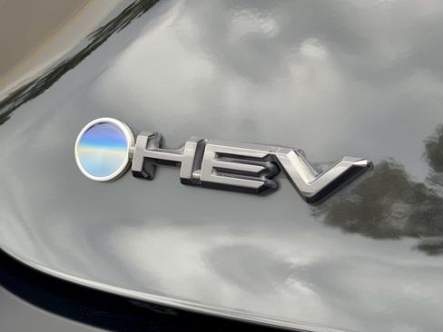 Used 2025 Toyota Camry XLE FWD image 32