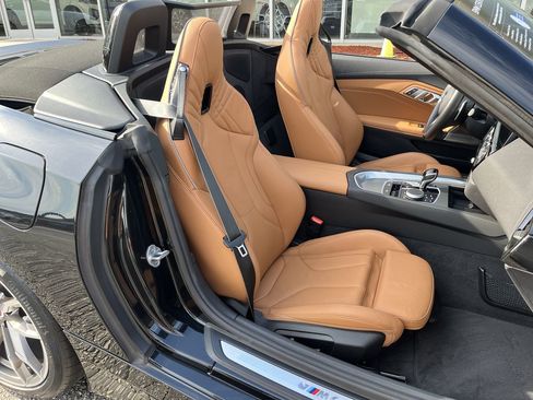 Certified 2023 BMW Z4 M40i w/ Premium Package image 33