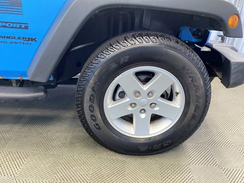 Certified 2018 Jeep Wrangler Unlimited Sport S image 42