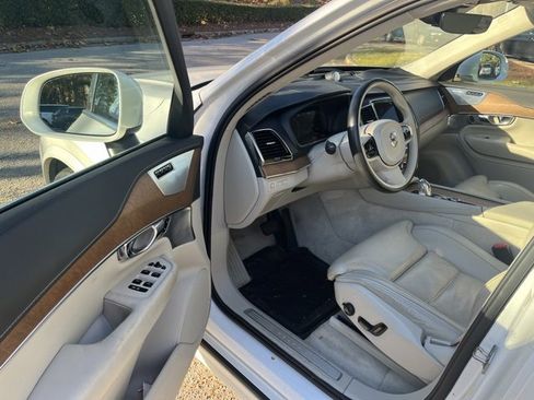 Used 2017 Volvo XC90 T8 Excellence image 4