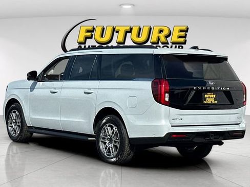 Used 2025 Ford Expedition Max Active image 5