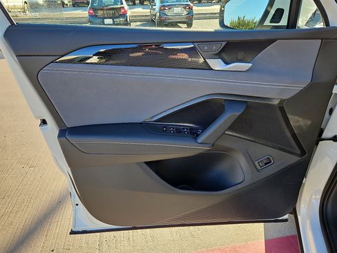 New 2026 Volkswagen Tiguan SE image 13