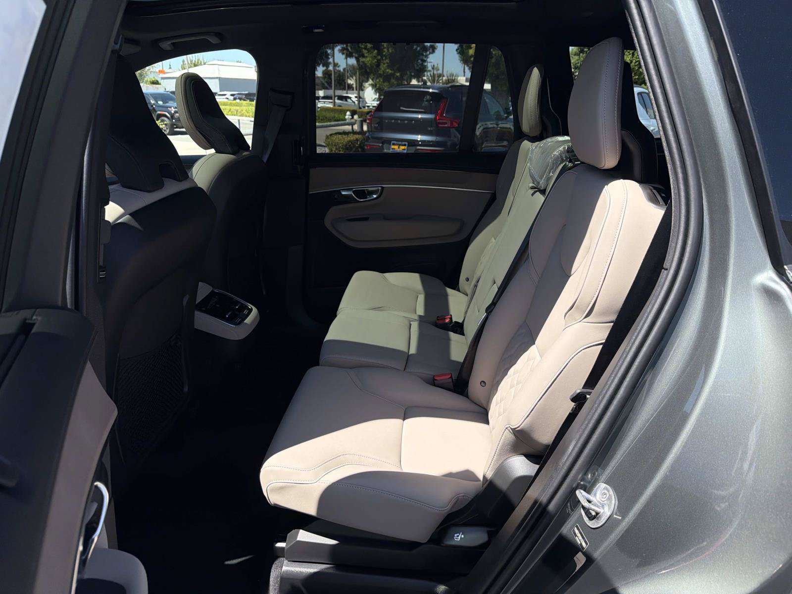 New 2027 Volvo XC90 B5 Plus AWD/4WD image 17