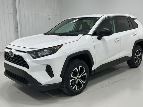 Used 2022 Toyota RAV4 LE image 1