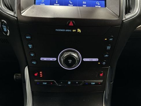 Used 2020 Ford Edge ST image 20