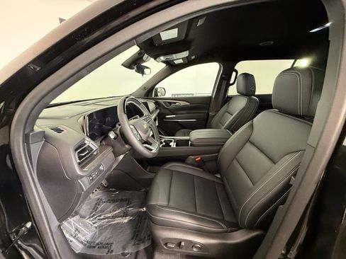 New 2025 Chevrolet Traverse LT w/ Enhanced Driving Package FWD image 14