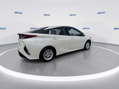 Used 2017 Toyota Prius Prime Advanced image 8