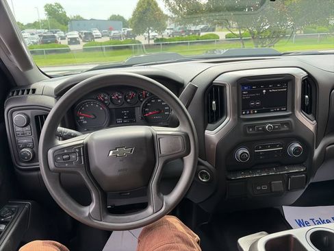 Used 2024 Chevrolet Silverado 1500 Custom Trail Boss w/ Dark Appearance Package AWD/4WD image 26