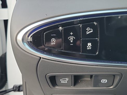 Certified 2024 Genesis GV70 2.5T w/ Advanced Package image 15