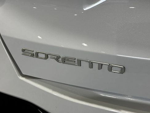 Used 2025 Kia Sorento S FWD image 33