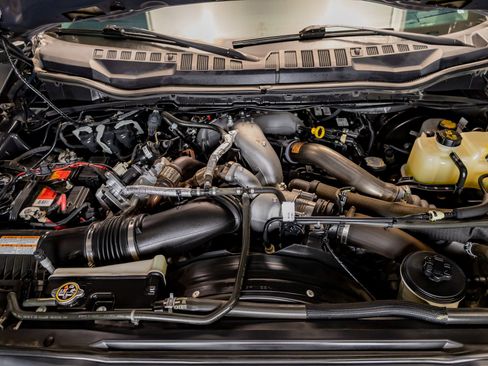 Used 2021 Ford F250 Lariat image 32