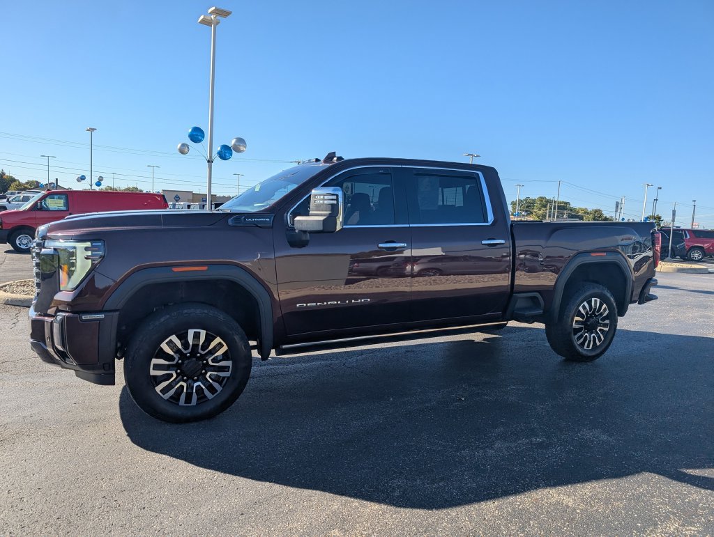 Used 2024 GMC Sierra 2500 Denali Ultimate AWD/4WD image 4