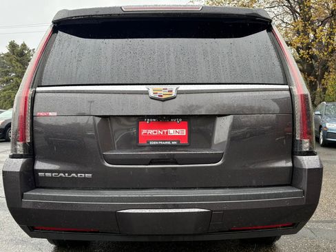 Used 2017 Cadillac Escalade ESV Luxury AWD/4WD image 8