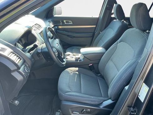 Used 2018 Ford Explorer XLT w/ Equipment Group 201A AWD/4WD image 10