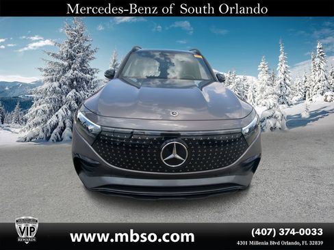 Used 2024 Mercedes-Benz EQB 300 4MATIC image 21
