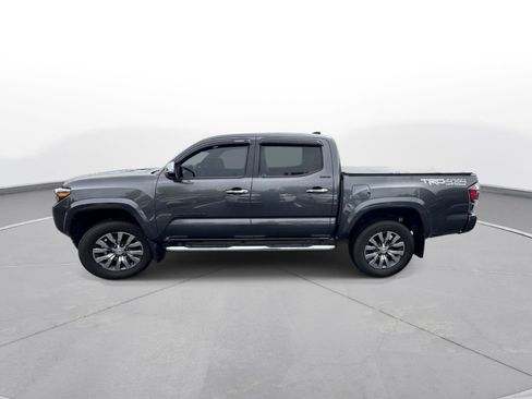 Used 2022 Toyota Tacoma Limited w/ Black Out Package (TMS) AWD/4WD image 25