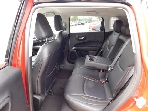 Used 2018 Jeep Compass Limited w/ Navigation Group AWD/4WD image 13