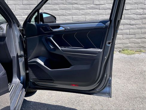 Certified 2023 Volkswagen Tiguan SE R-Line FWD image 23