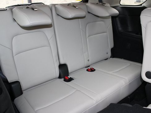 Used 2024 Nissan Pathfinder SL w/ SL Premium Package image 19