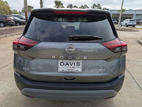 Used 2023 Nissan Rogue SV image 5