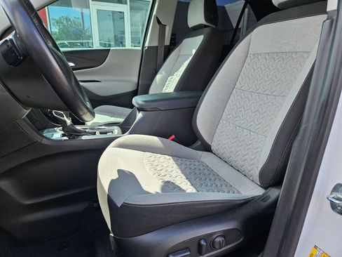 Used 2022 Chevrolet Equinox LT image 17