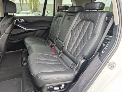 Used 2024 BMW X7 xDrive40i w/ Premium Package AWD/4WD image 31