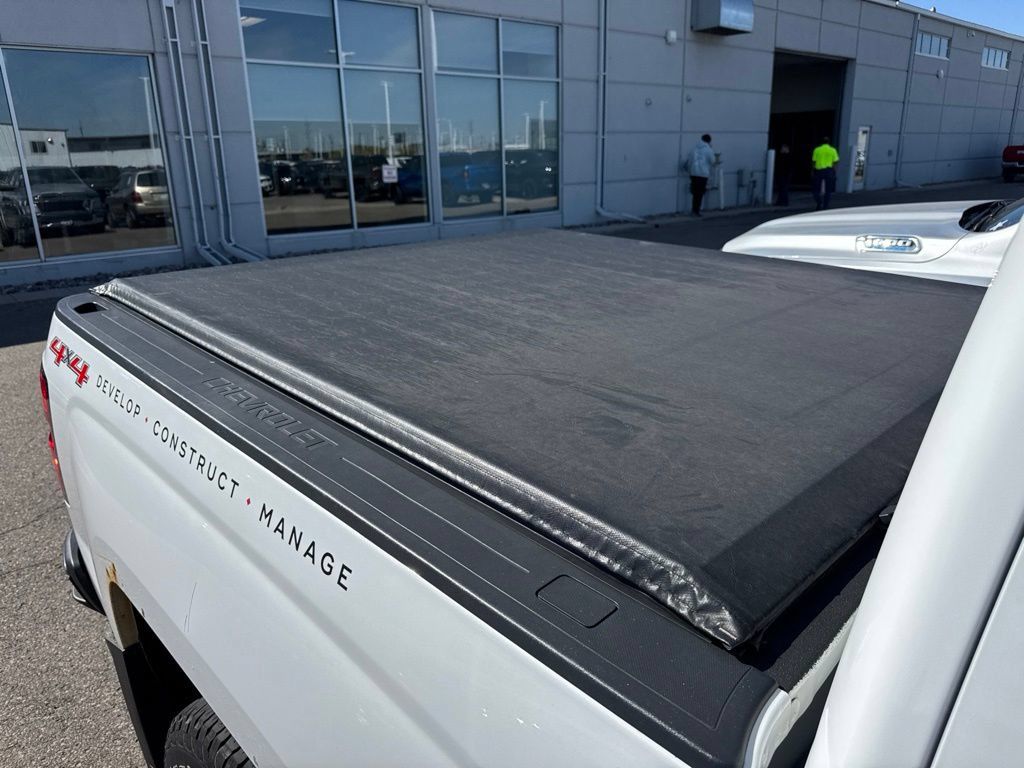 Used 2016 Chevrolet Silverado 1500 LT w/ All Star Edition AWD/4WD image 4