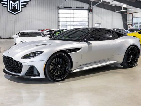 Used 2020 Aston Martin DBS Superleggera image 3