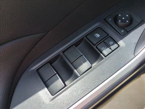 Used 2025 Toyota RAV4 XLE AWD/4WD image 12
