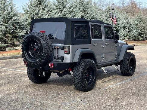 Used 2017 Jeep Wrangler Unlimited Rubicon w/ Connectivity Group image 21