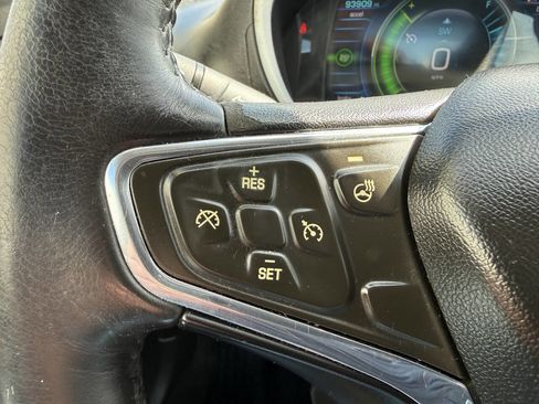 Used 2017 Chevrolet Volt LT w/ Comfort Package image 21