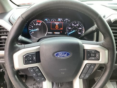 Used 2019 Ford F250 Lariat w/ Lariat Ultimate Package AWD/4WD image 23