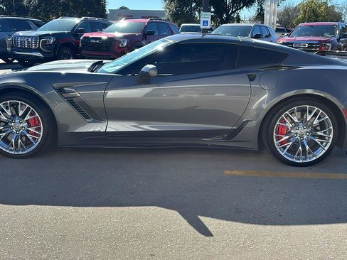 Used 2016 Chevrolet Corvette Z06 w/ 3LZ Preferred Equipment Group image 4