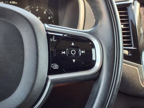 Used 2018 Volvo XC90 T5 Momentum w/ Convenience Package FWD image 23