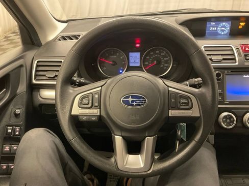 Used 2017 Subaru Forester 2.5i AWD/4WD image 18
