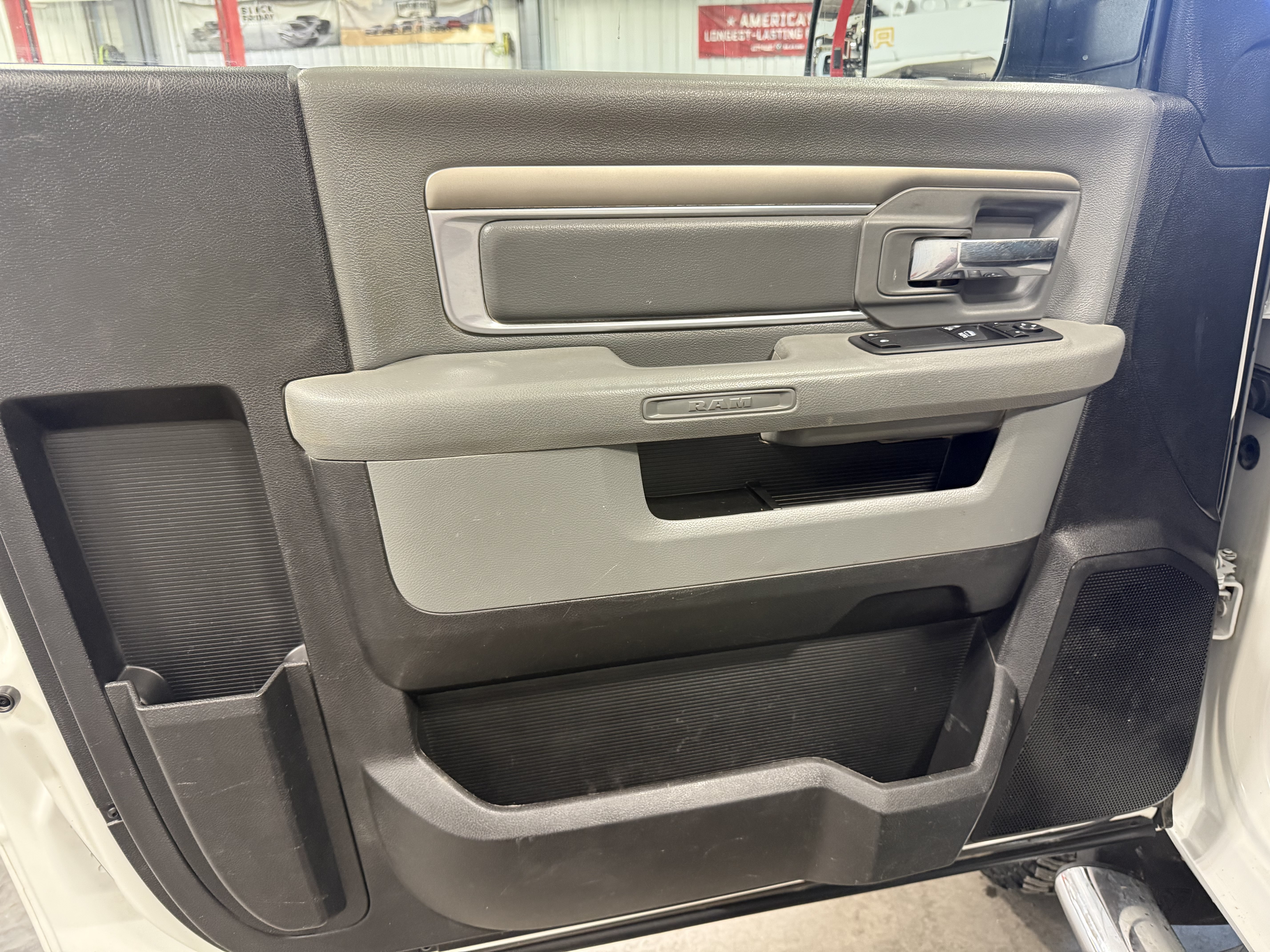 Used 2017 RAM 2500 Tradesman w/ Chrome Appearance Group AWD/4WD image 13