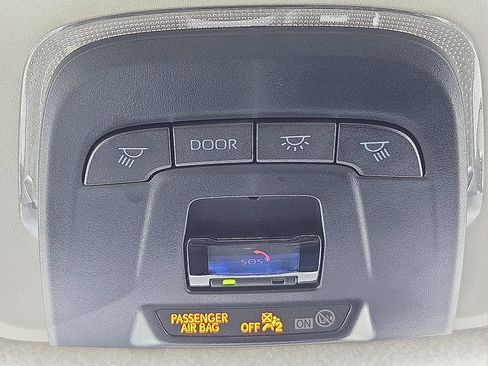 Used 2025 Toyota Corolla LE image 21