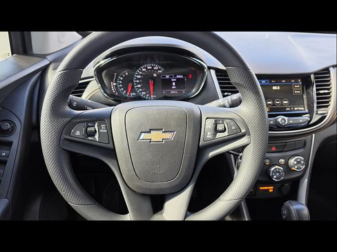 Used 2019 Chevrolet Trax LS w/ Tint and Cruise Package FWD image 6