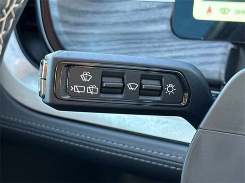 Used 2023 Rivian R1S Adventure image 9