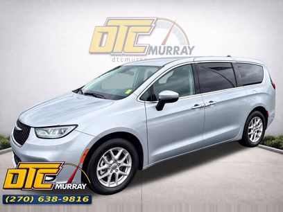 Used 2023 Chrysler Pacifica Touring-L