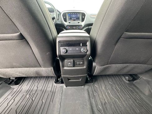 Used 2023 GMC Acadia SLE w/ Driver Convenience Package image 16