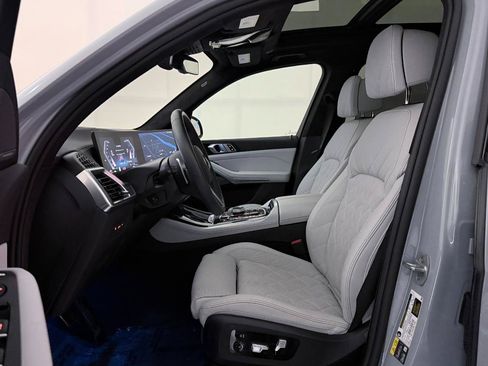 Used 2025 BMW X5 xDrive50e w/ Executive Package AWD/4WD image 18