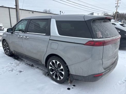 Used 2024 Kia Carnival EX image 5