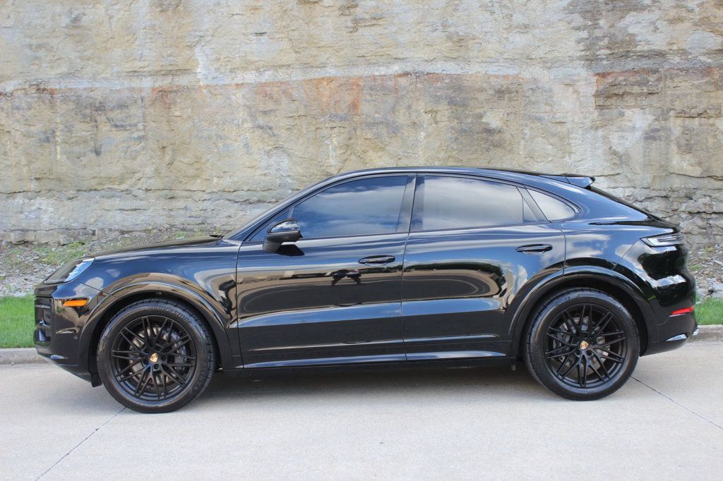 Used 2025 Porsche Cayenne Coupe AWD/4WD image 8