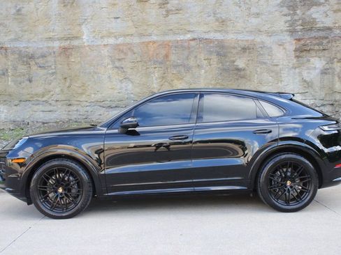 Used 2025 Porsche Cayenne Coupe AWD/4WD image 8