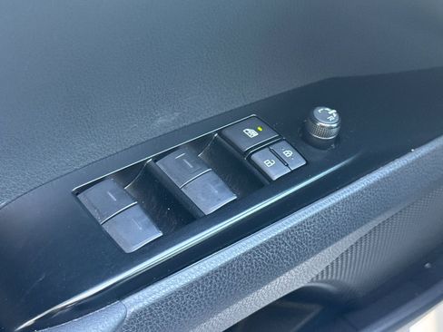 Used 2025 Toyota Camry SE image 13