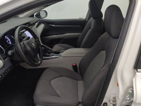 Used 2018 Toyota Camry FWD image 17